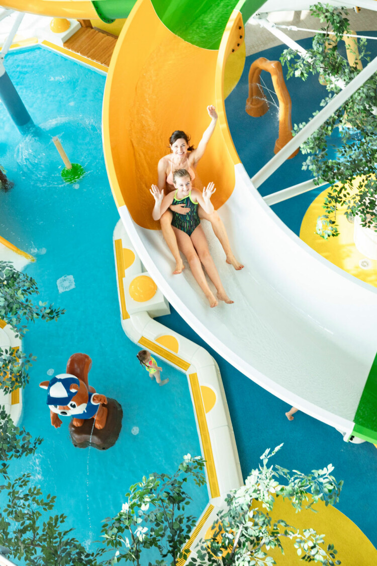 Wasserrutsche im Erlebnisbad Aquafun ist für alle Gäste des Familienresort Fleesensee