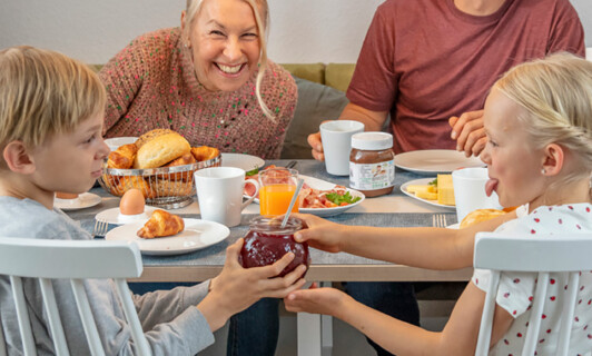 Frühstück in einem Apartment im BEECH Resort Fleesensee