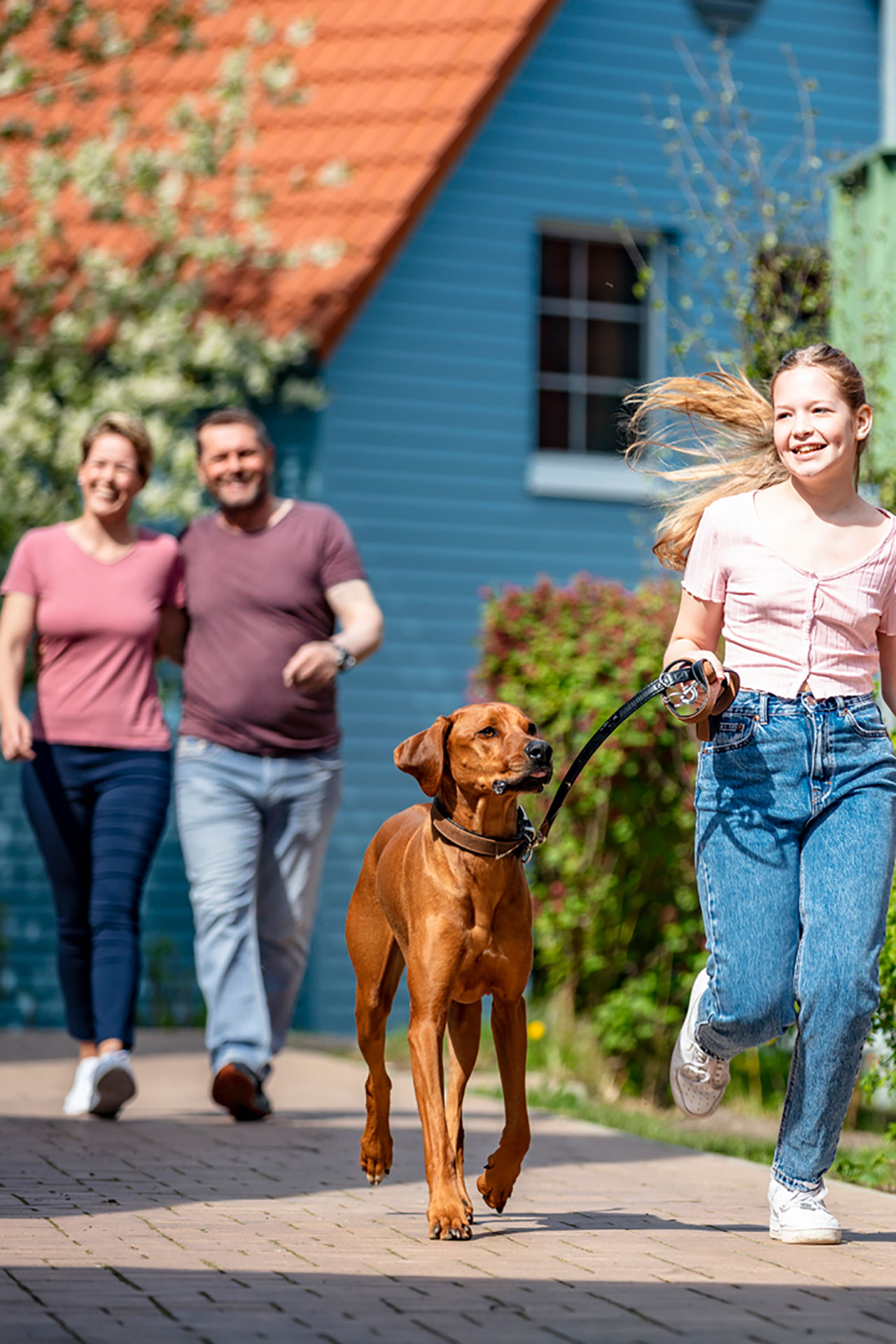 Familie mit Hund beim Apartmenturlaub in Mecklenburg-Vorpommern