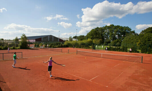 Tennis spielen im Urlaub am Fleesensee