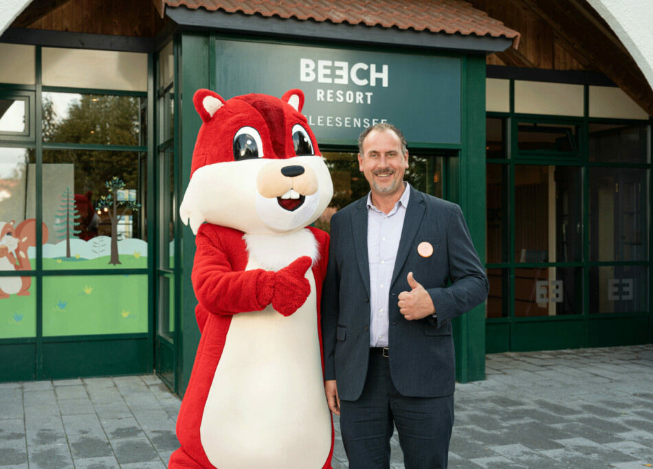 Michael Luedtke mit BEECH Maskottchen