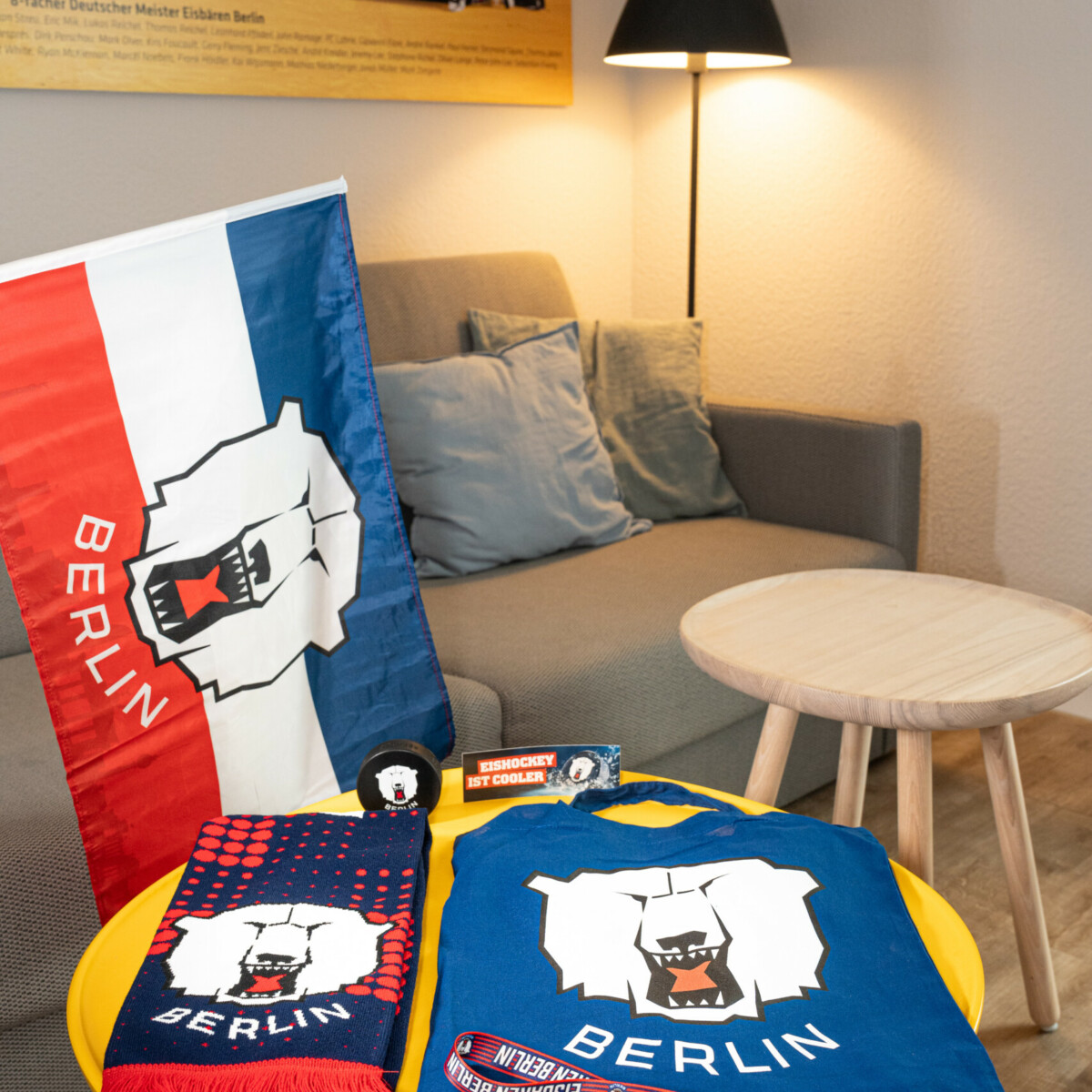 Merch von Eisbären Berlin im Special Familienappartement am Fleesensee
