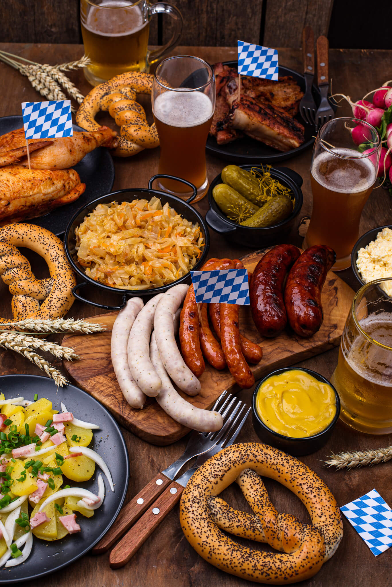 Brezel, Bier, Würste